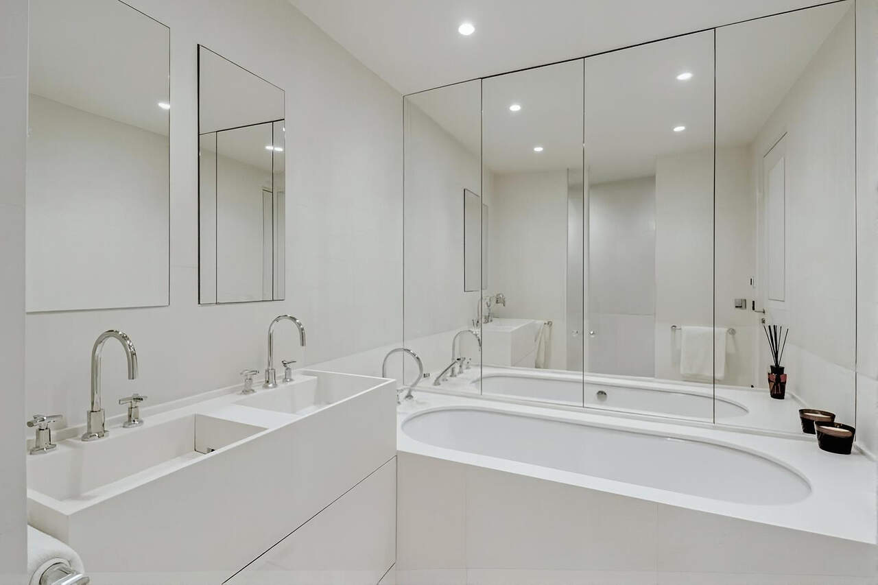 La 1ère salle de bains