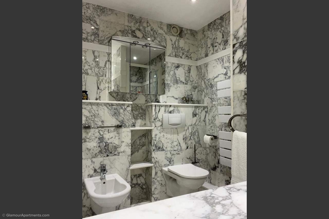 La 1ère salle de bains