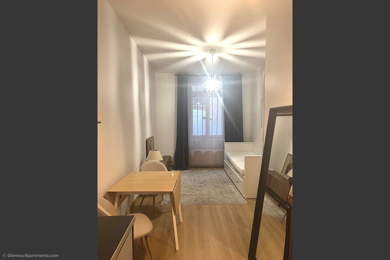 Studio sur Rue de Mondovi