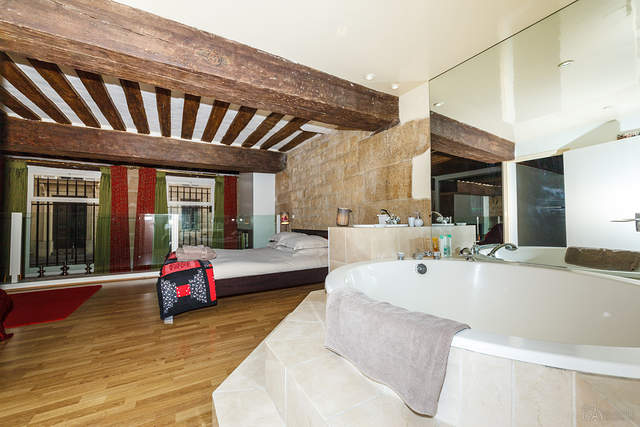La 1ère salle de bains